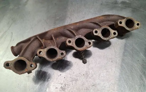 Volvo S80 Exhaust manifold 30637797 30631797