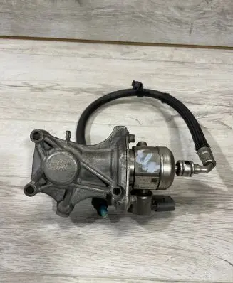 BMW 1 F20 F21 Fuel injection high pressure pump 7628021 7607159 0261520150