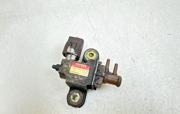 Toyota Corolla Verso E121 Turbo solenoid valve 2581927020