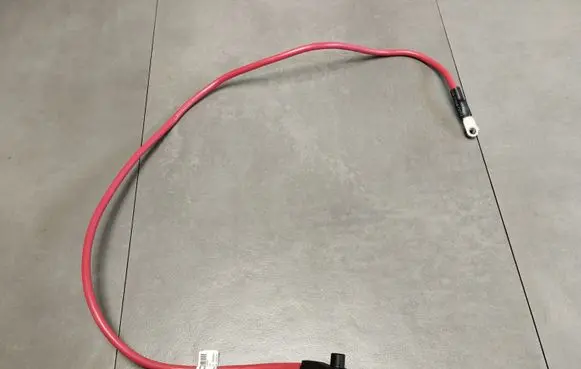 Mercedes-Benz E W213 Positive cable (battery) T915103