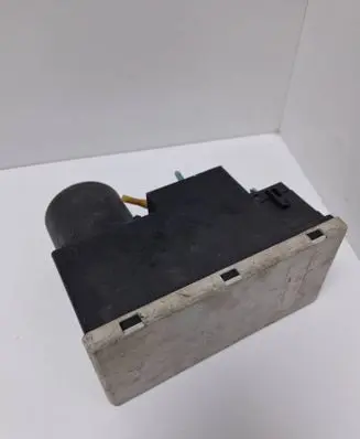 Audi A4 S4 B5 8D Central locking vacuum pump 8L0862257L