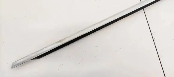 Honda FR-V Front door glass trim molding 
