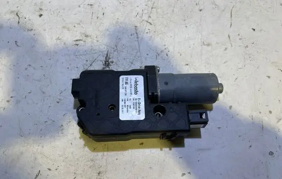 Volkswagen Atlas Sunroof motor/actuator 3G5877795 1W96D3083171 117431801