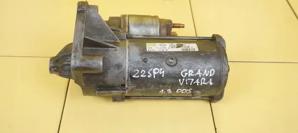 Suzuki Grand Vitara II Starter motor D7R49 F9QB2