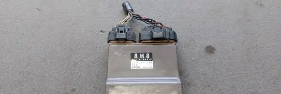 Nissan X-Trail T30 Fuel injection control unit/module 227108H810 1310001190