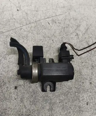 BMW 5 E39 Turbo solenoid valve 72279600