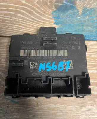 Volkswagen Polo VI Hand brake control module 0961696 9861696
