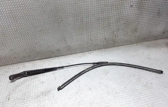 Opel Zafira B Front wiper blade arm 13145563