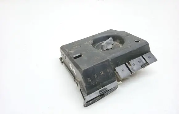 Audi 100 S4 C4 Tail light bulb cover holder