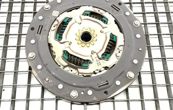 Toyota Camry VIII XV70 Clutch set kit 2F032842