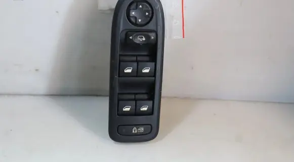 Peugeot 508 Electric window control switch