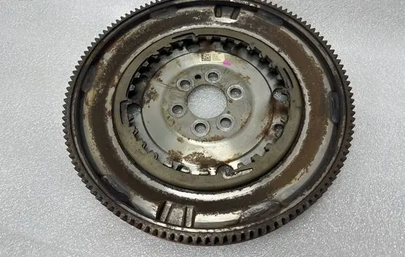 Volkswagen Touran III Dual mass flywheel 04E105266 070416 0010583
