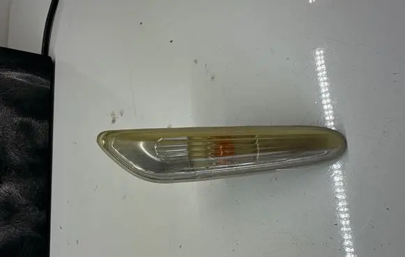 BMW 5 E60 E61 Front fender indicator light 8382104 PA66GF30