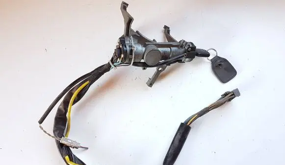 Suzuki Vitara (ET/TA) Ignition lock 