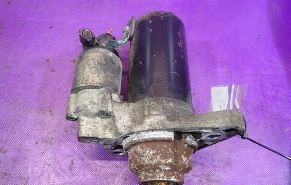 Volkswagen Polo IV 9N3 Starter motor 0001123012
