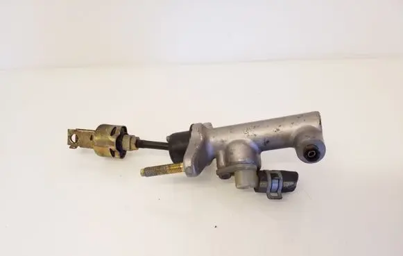 Toyota Avensis T220 Clutch master cylinder