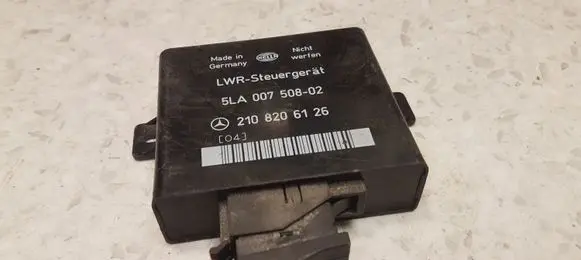 Mercedes-Benz E W210 Light module LCM 2108206126 5LA00750802