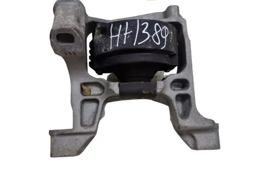 Mazda CX-5 Engine mount bracket KD45 K1442