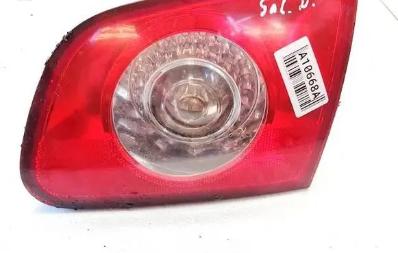 Tailgate rear/tail lights