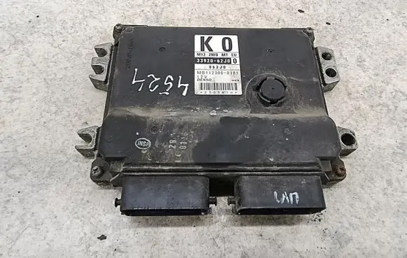 Suzuki Swift I Engine control unit/module ECU 3392062J0
