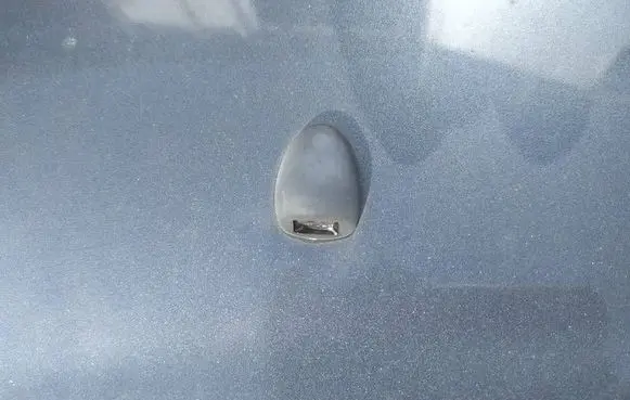Peugeot 207 Windshield washer spray nozzle 