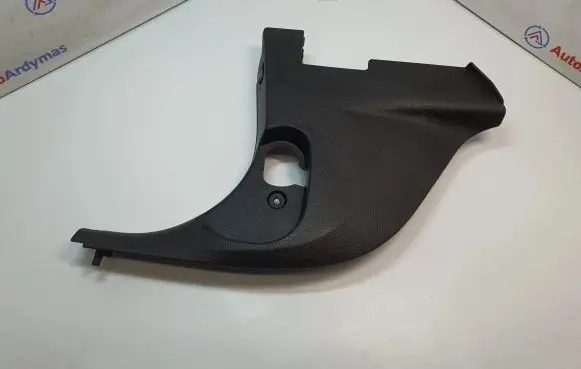 Foot area side trim