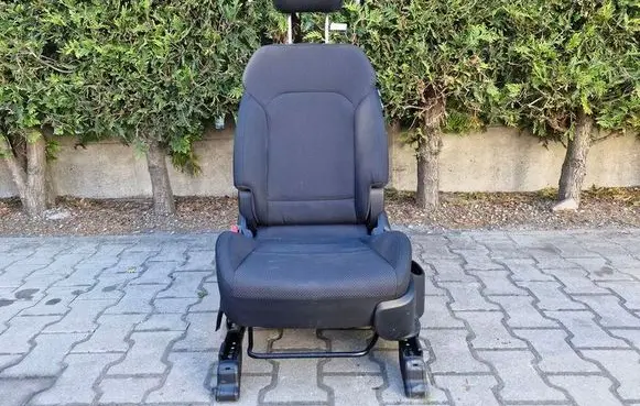KIA Carens III Front driver seat 