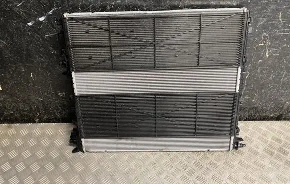 BMW 5 G60 G61 Coolant radiator 5A187E9