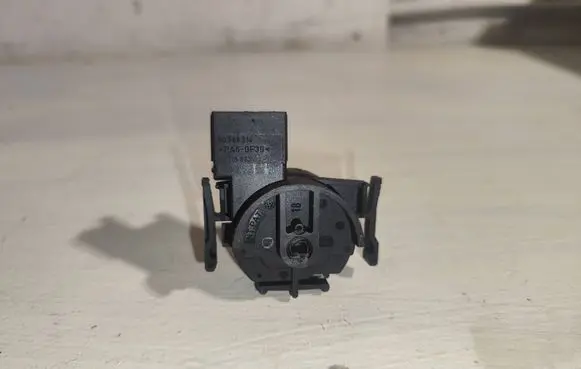 Opel Astra G Ignition lock contact 90589314