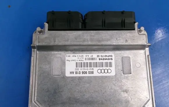 Audi A4 S4 B6 8E 8H Engine control unit/module ECU 8E0906018AH