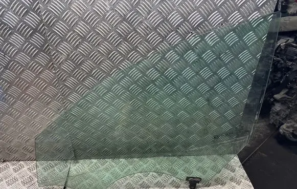 KIA Optima Front door window glass four-door
