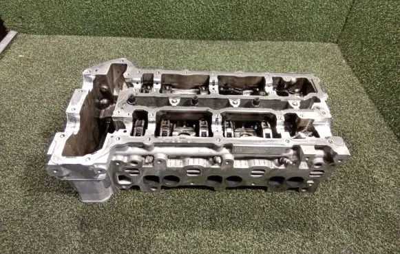 Mercedes-Benz S W222 Engine head A6420104206 1416970270 R642016