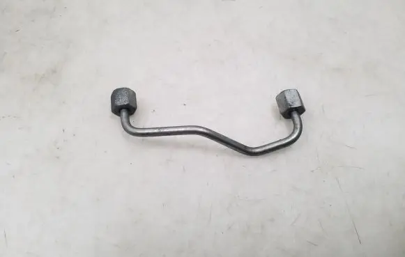 KIA Sorento Fuel injector supply line/pipe 