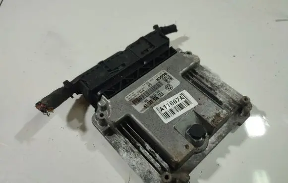 Volkswagen PASSAT B6 Engine control unit/module 03G906021LR