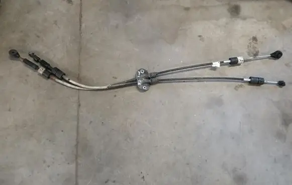 Ford Focus Gear shift cable linkage 4M5R-7E395-GD