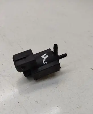 BMW 5 E39 Turbo solenoid valve 1742712 72234100 99T103