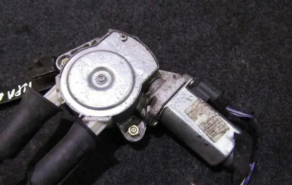 Alfa Romeo 147 Rear door window regulator motor