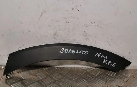 Rear fender molding trim