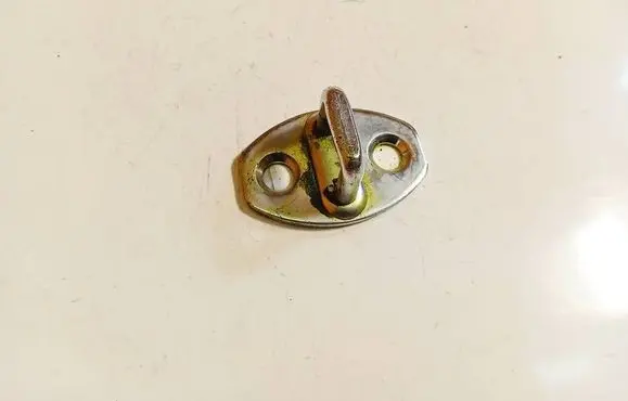 Volkswagen Polo IV 9N3 Front door lock loop/hook striker 