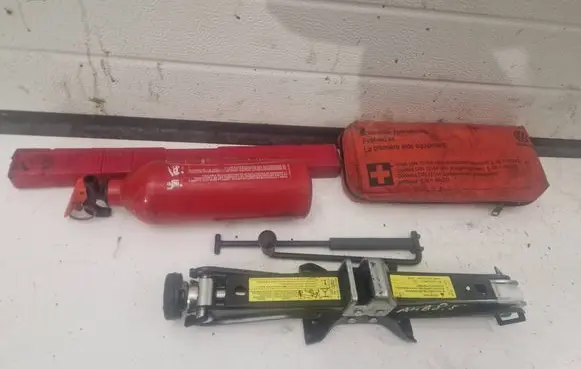 Audi A4 S4 B8 8K Lift Jack 8K0011031K