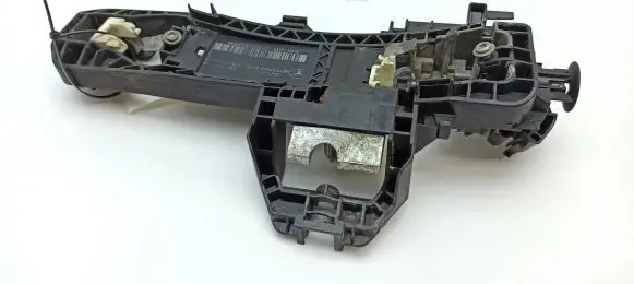 Rear door exterior handle/bracket