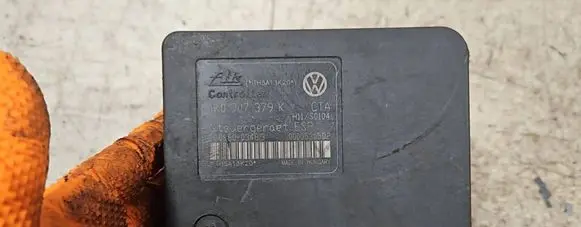 Volkswagen Touran I ABS Pump 1K0907379K 10096003483 00005305D2