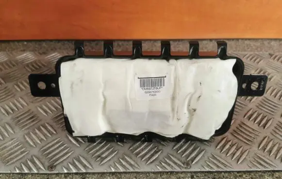 KIA Carens III Passenger airbag 84530A4000