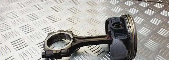 Subaru Forester SF Piston with connecting rod