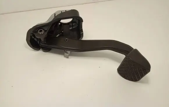 Mercedes-Benz GLC C253 Brake pedal A2052920100