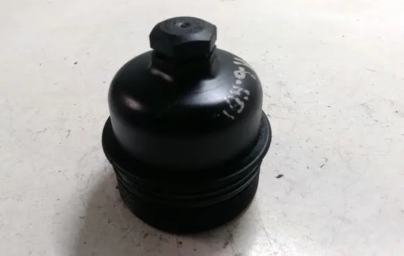Volvo V50 Oil filter cover 9878307