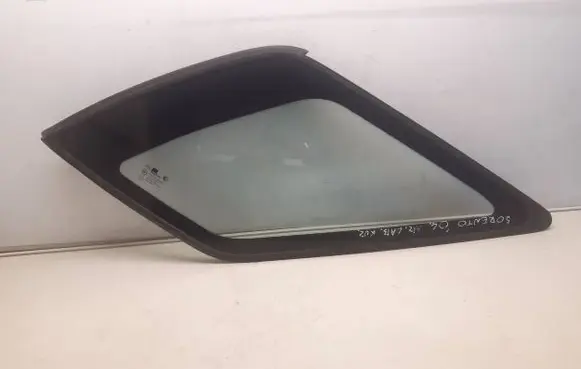 KIA Sorento Rear side window