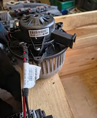 Opel Insignia A Fan control module 6LSL6L78L