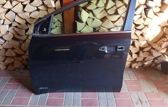 KIA Sportage Front door
