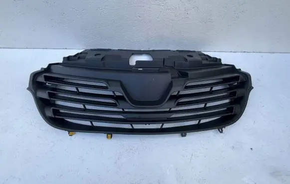 Opel Vivaro Front bumper upper radiator grill 6263108673R
